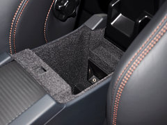 2015款 3.0T 自动 T6 智逸版 5座