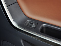 2015款 3.0T 自动 T6 智逸版 5座