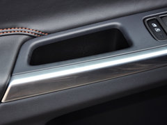 2015款 3.0T 自动 T6 智雅版 5座