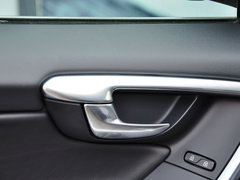 2015款 3.0T 自动 T6 智雅版 5座