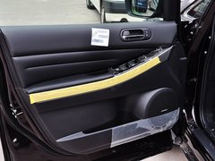 2014款 2.5L 自动 两驱尊贵版 5座