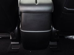 2014款 2.5L 自动 两驱尊贵版 5座