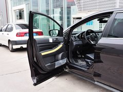 2014款 2.5L 自动 两驱尊贵版 5座