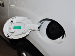 2014款 2.5L 自动 两驱尊贵版 5座