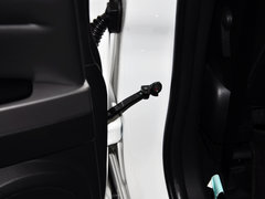 2014款 2.5L 自动 两驱尊贵版 5座