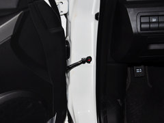 2014款 2.5L 自动 两驱尊贵版 5座