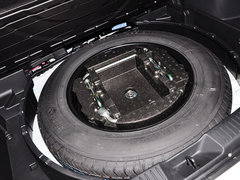 2014款 2.5L 自动 两驱尊贵版 5座