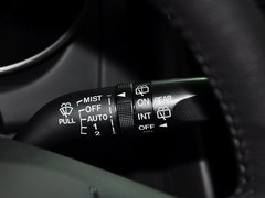 2014款 2.5L 自动 两驱尊贵版 5座