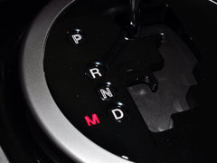 2014款 2.5L 自动 两驱尊贵版 5座