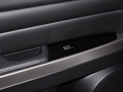 2014款 2.5L 自动 两驱尊贵版 5座