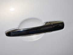 2014款 2.5L 自动 两驱尊贵版 5座