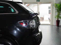 2014款 2.5L 自动 两驱尊贵版 5座