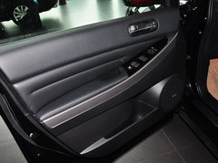 2014款 2.5L 自动 两驱尊贵版 5座