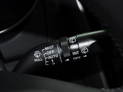 2014款 2.5L 自动 两驱尊贵版 5座