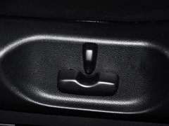 2014款 2.5L 自动 两驱尊贵版 5座