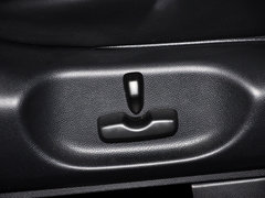 2014款 2.5L 自动 两驱尊贵版 5座
