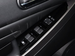 2014款 2.5L 自动 两驱尊贵版 5座