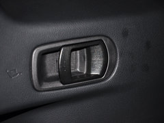 2014款 2.5L 自动 两驱尊贵版 5座