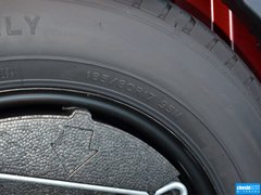 2014款 2.5L 自动 两驱尊贵版 5座