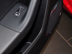 2015款 40 TFSI quattro 越野型 5座