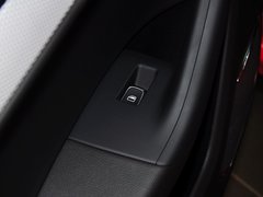 2015款 40 TFSI quattro 越野型 5座