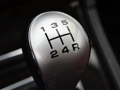 2014款 2.0T 手动 尊贵型 5座