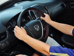 宝骏610 2014款 CROSS 1.5L 自动 豪华型