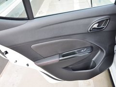 宝骏610 2014款 CROSS 1.5L 自动 豪华型