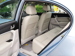 2014款 三厢 1.3T CVT 尊贵型