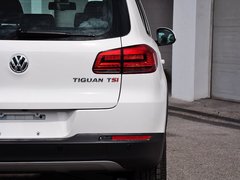 2015款 1.8TSI 自动 两驱豪华型 5座