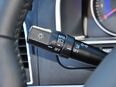 2014款 三厢 1.5L 手动 精英型