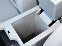 2014款 三厢 1.5L 手动 时尚型
