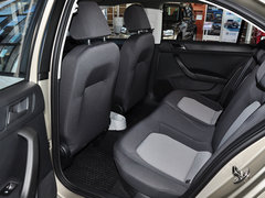 2015款 1.6L 自动 乐选型