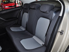 2015款 1.6L 自动 乐选型