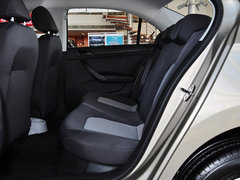 2015款 1.6L 自动 乐选型