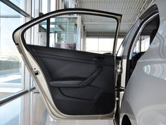 2015款 1.6L 自动 乐选型