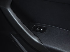 2015款 1.6L 自动 乐选型