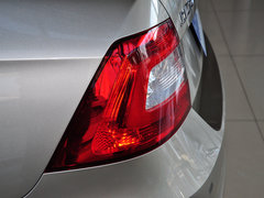 2015款 1.6L 自动 乐选型