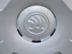 2015款 1.6L 自动 乐选型