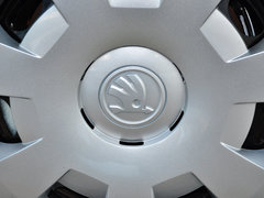 2015款 1.6L 自动 乐选型