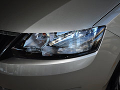 2015款 1.6L 自动 乐选型