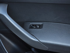 2015款 1.4L 手动 乐选型