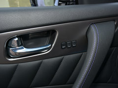 2015款 3.7L 绝影版