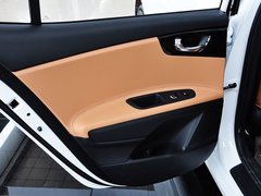 2014款 2.0L 自动 LUX