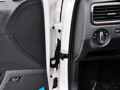2015款 1.6L 自动 豪华版