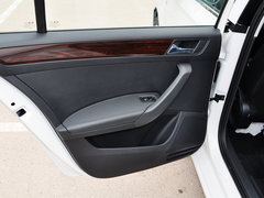 2015款 1.6L 自动 豪华版