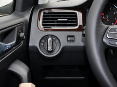 2015款 1.6L 自动 豪华版