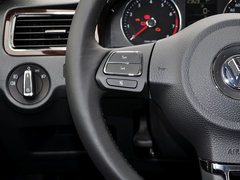 2015款 1.6L 自动 豪华版