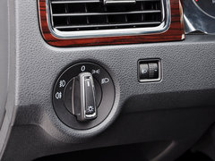 2015款 1.6L 自动 豪华版