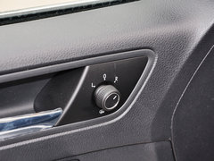 2015款 1.6L 自动 豪华版